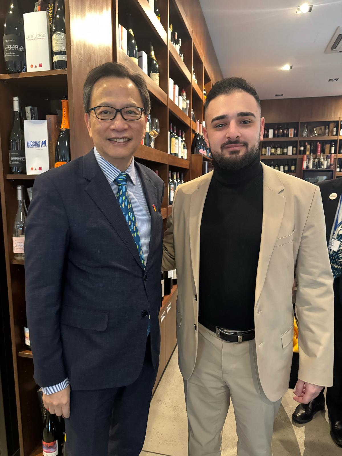 Ilya Mohini und Dr. Klement Ruey-Sheng GU (Botschafter Taiwans)